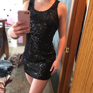 Lulu’s black sequin bodycon dress